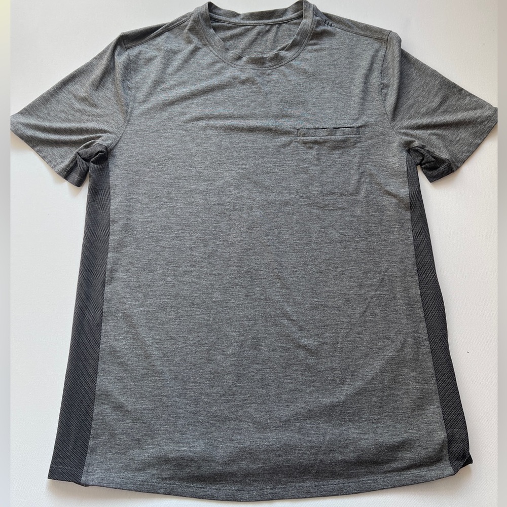 Men’s lululemon side vent pocket tee